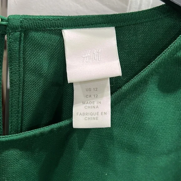 Green dress - Picture 3 of 4